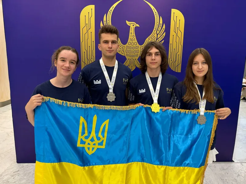 From left to right: Daria Lobas, Illia Shevchenko, Vladyslav Khalin, Daria Perekopska